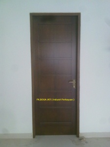 Pintu Kayu Kamper Motif Minimalis