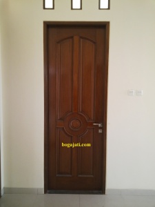 Pintu Motif Klasik